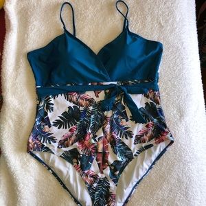 SHEIN Tropical Print Swimsuit
